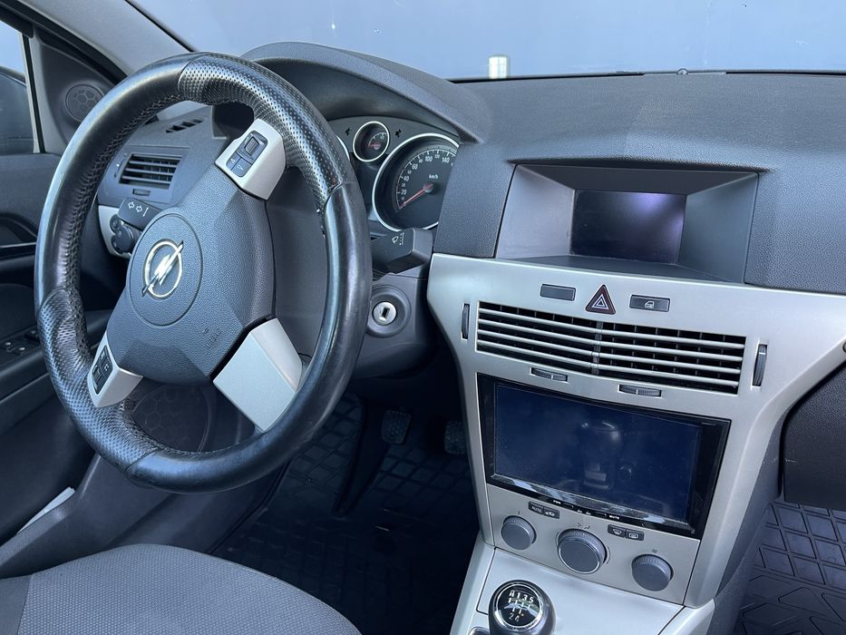 Opel Astra H GTC