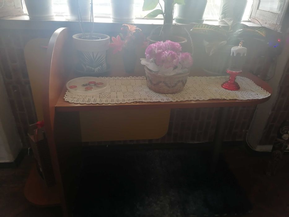 Secretaria e uma mesa