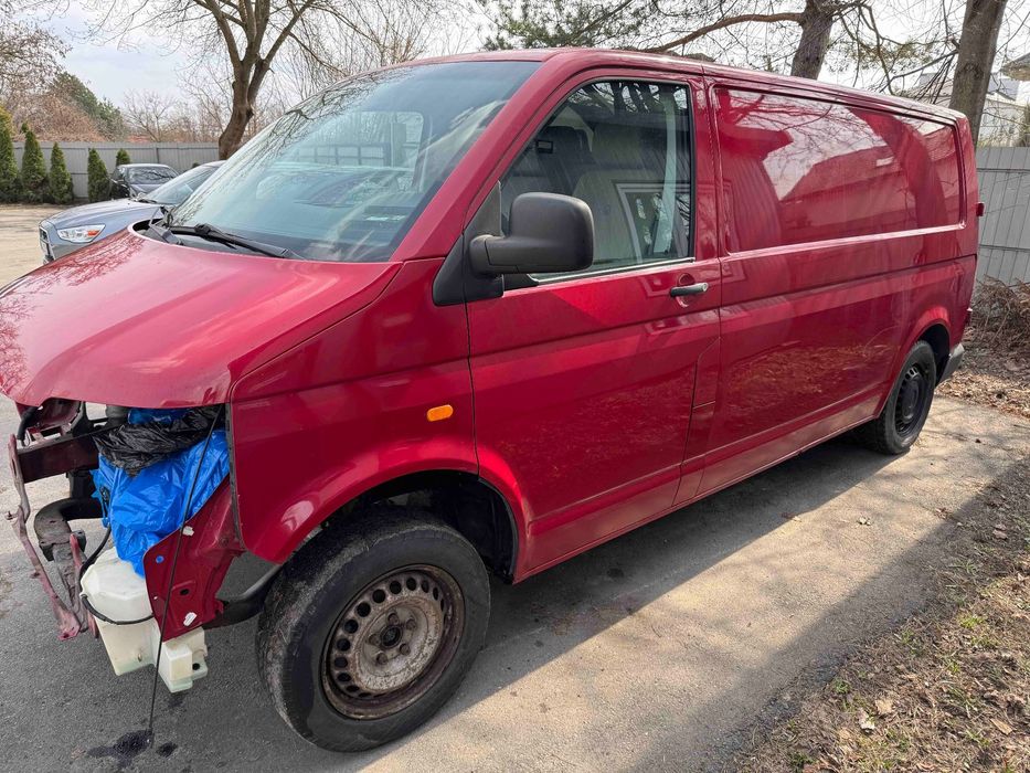 Volkswagen T5  Kompletna zadbany karoseria, buda, rama, kabina. REZERWACJA