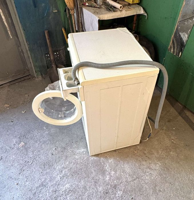 Стиральная машина рабочая