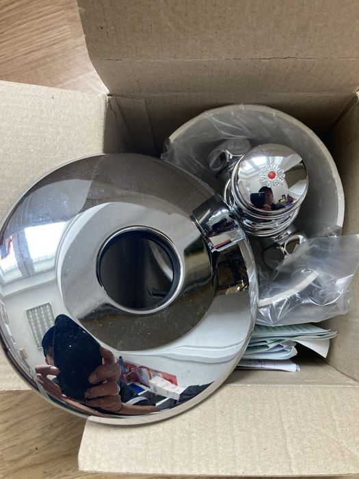 Bateria natryskowa czasowa z głowicą natrysku antywandal Presto 50B