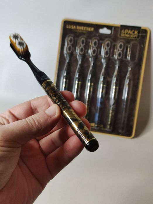 Мягкая Дизайнерская Зубная Щетка