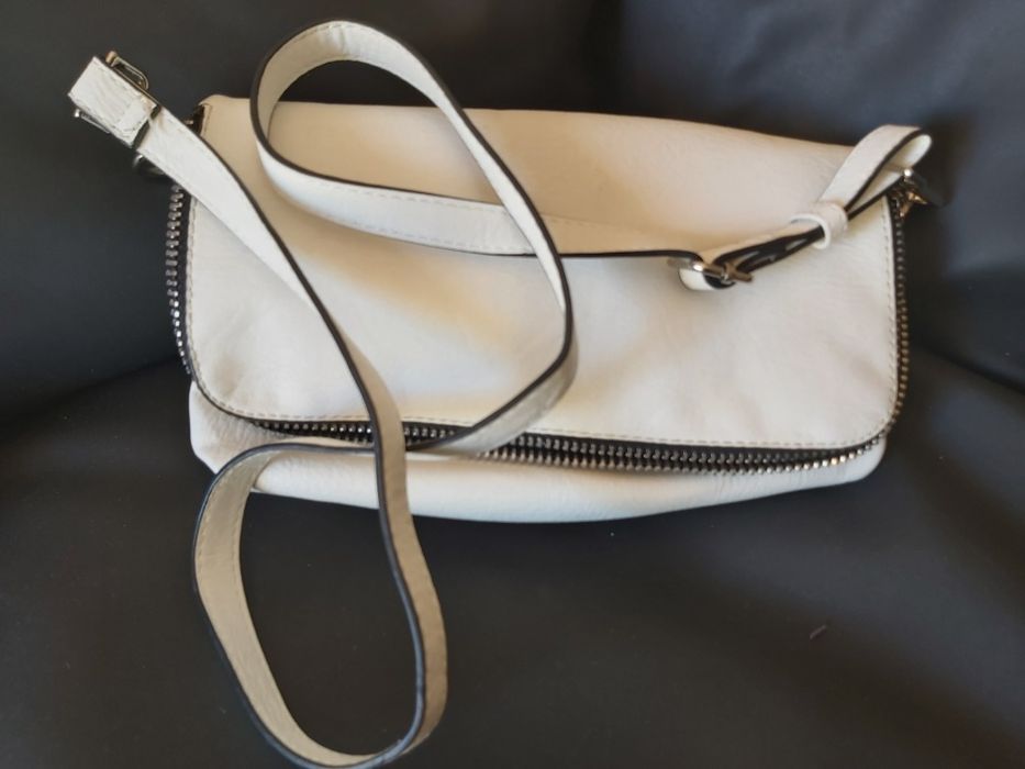 4€-Vendo várias bolsas, várias marcas, bons preços