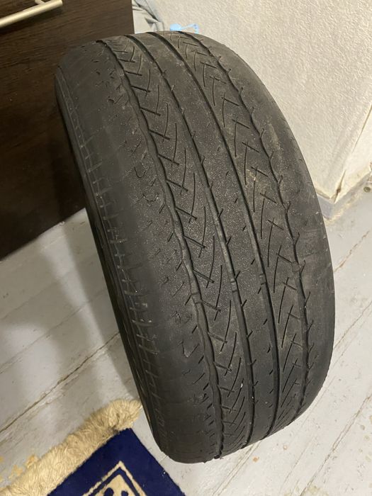 Резина літо 205/65/r15  дві по 800 і трейтя за 400