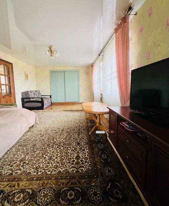 Продам двох поверховий будинок у Луці Мелешківській