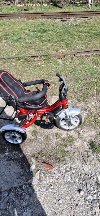 Триколісний  дитячий велосипед  з ручкою