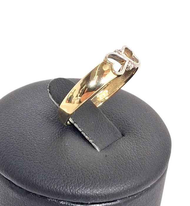 Złoty pierścionek z wzorem serc cyrkonie pr:333 w:1,62g r:19