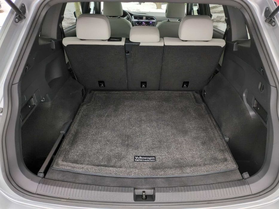 Volkswagen Tiguan      2020