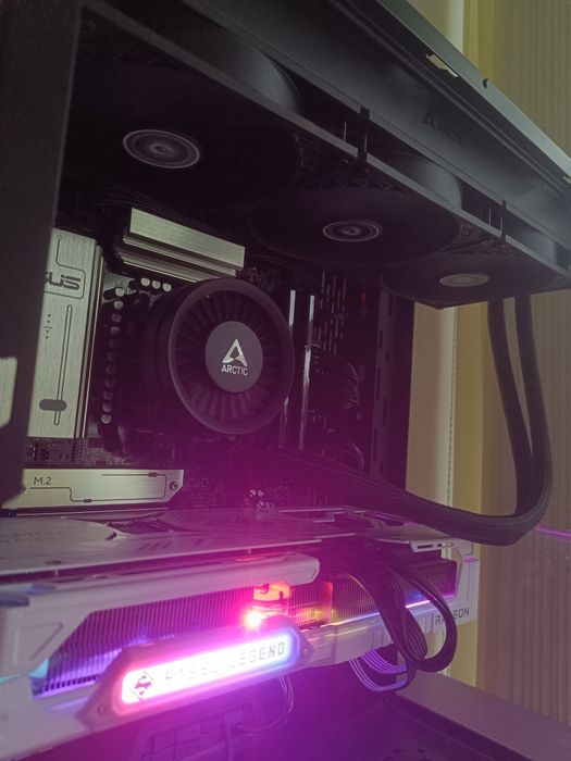 PC Gaming Ryzen 7 7800X3D | RX 9070 XT Steel Legend | 32GB DDR5 | B650E | 990 PRO | AM5