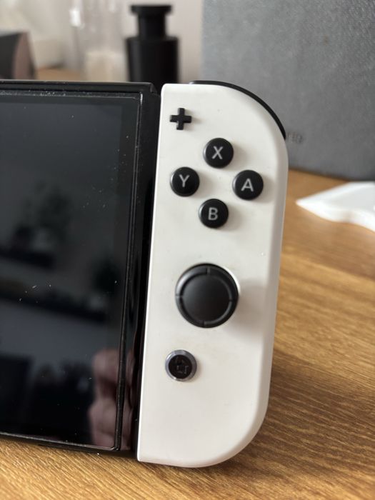 Nintendo switch oled + grip i etui skull&co
