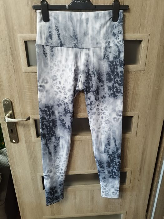 Okazja! Legginsy marki Onzie motyw panterka rozmiar M/L nowe!