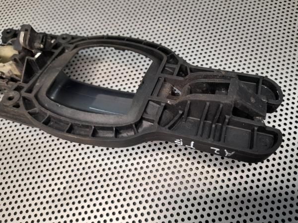 Puxador porta trás esquerdo AUDI A2 (8Z0)