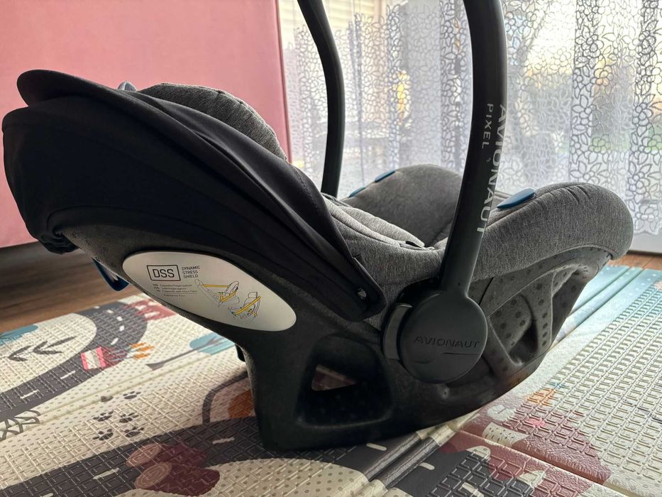 Fotelik Pixel Avionaut i-size 0-13kg