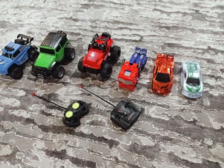 Продам машинки  іграшки