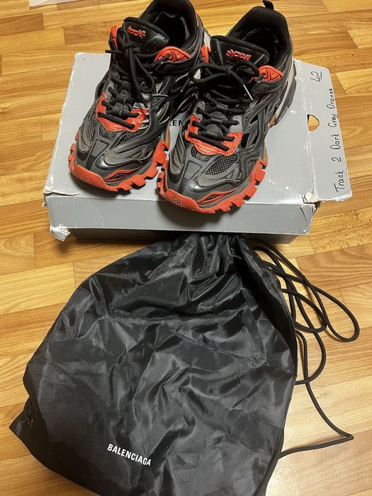 продам balenciaga track 2
