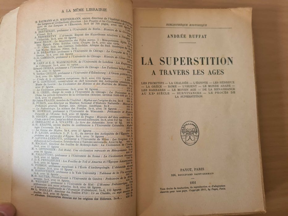 Livro "La Superstition à travers les ages" de A. Ruffat