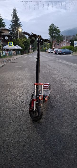 Продам електросамокат Giant outlander M11