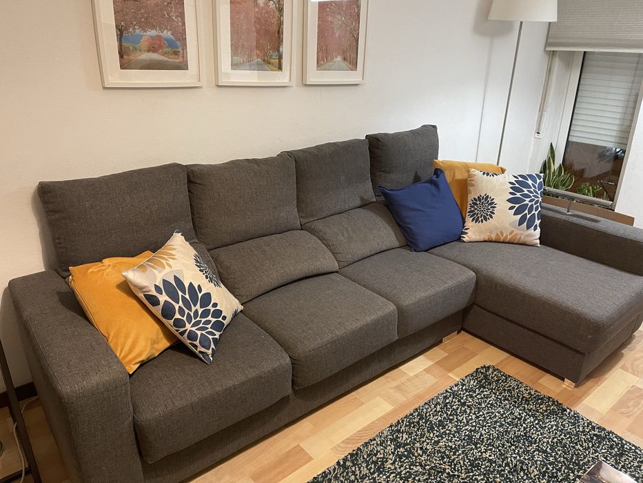Sofá com chaise long cinza
