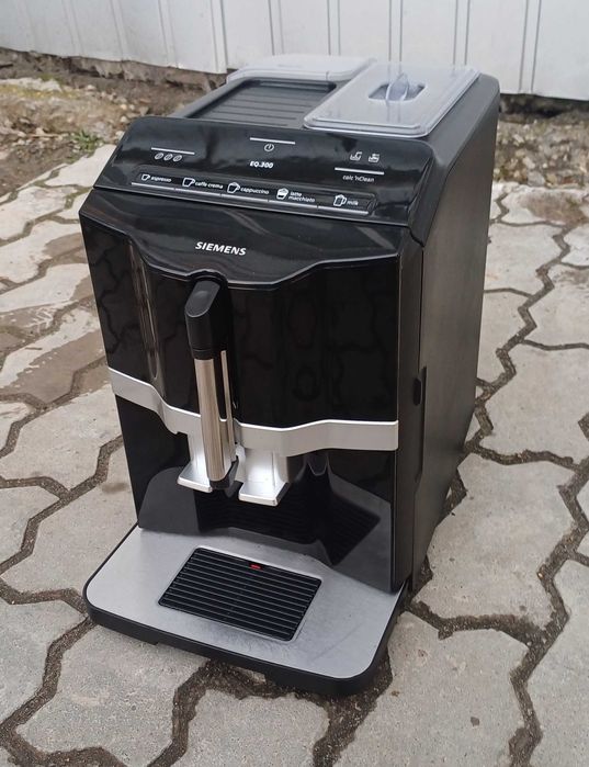 Кавомашина кавоварка Сіменс SIEMENS EQ300 TF301E19 чорна Germany
