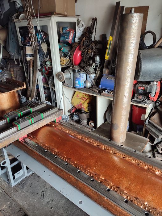 Поможіть з інструментом закінчити станок по металу.