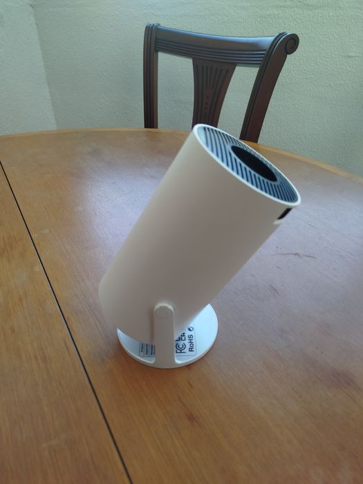 LF100 Projector with Android445082110935050242