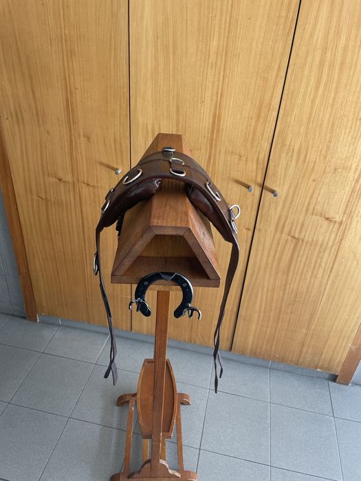 Cilhão em couro