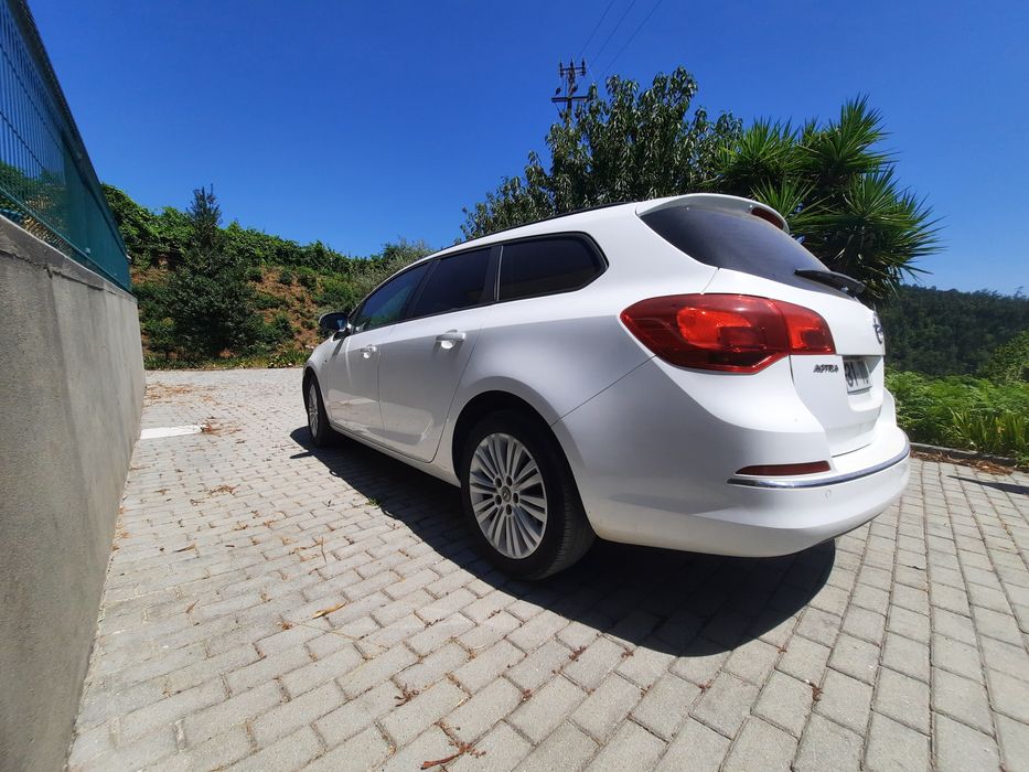Opel Astra Sports Tourer — fotografia 4