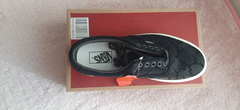 Nowe trampki damskie Vans