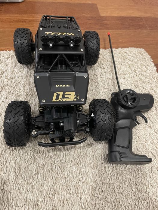 Carro telecomandado com bateria