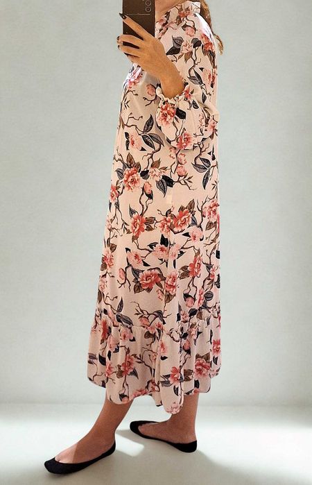 Biała Sukienka Maxi w Kwiaty Falbanki Oversize Długi Rękaw
