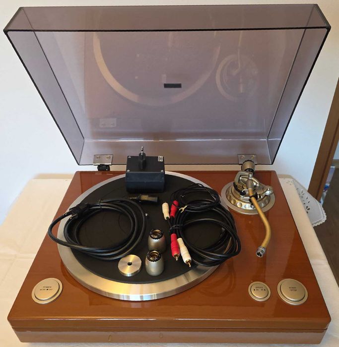 gramofon Denon DP-1300M z akcesoriami, stan gabinetowy