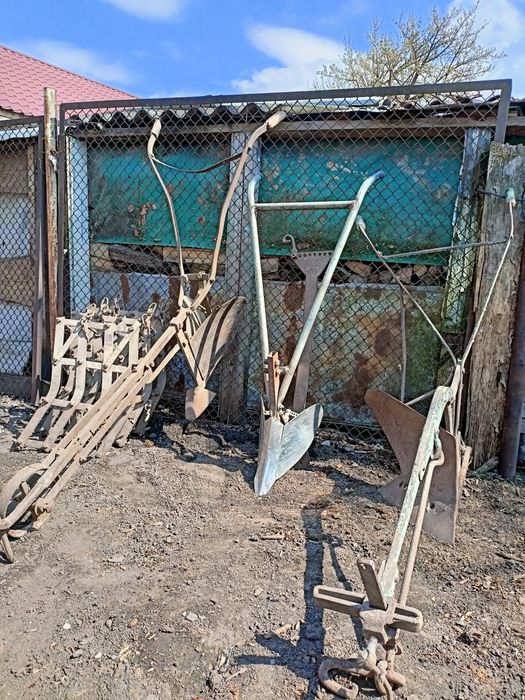 Продам плуг ,огортачі,борони