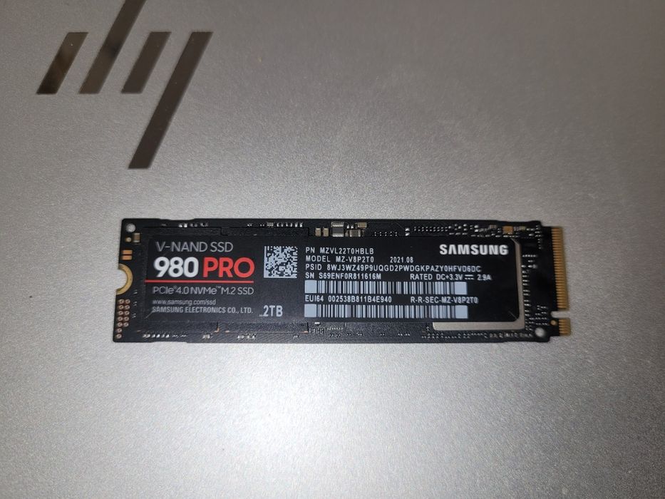 Ssd nvme m2 mvme  2tb   Samsung