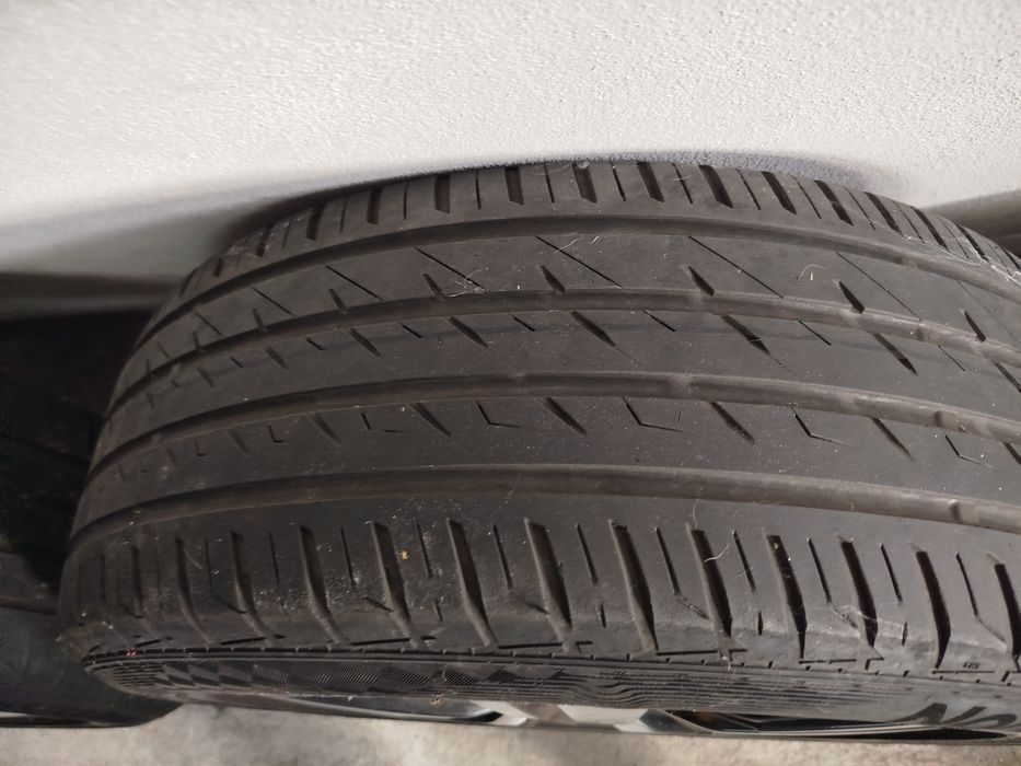 Conjunto de Jante e Pneus 225/55 R18 PEUGEOT 3008