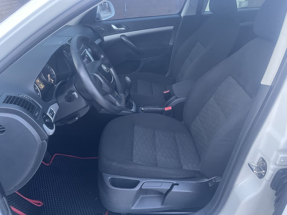 SKODA OCTAVIA A5-2012 р.1,6 Газ-бензин