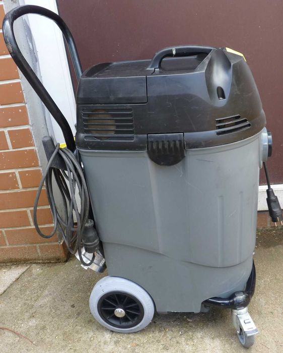 Odkurzacz przemysłowy Karcher NT 611K z pompą do wody