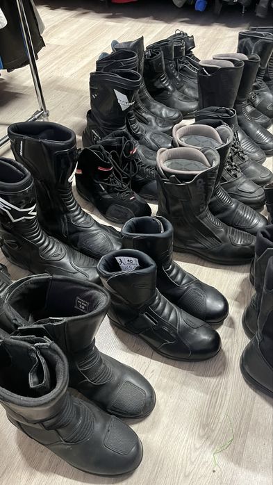 Вживане мотоекіпірування | Мотокуртки | Мотоштани | Мотокомбінезони