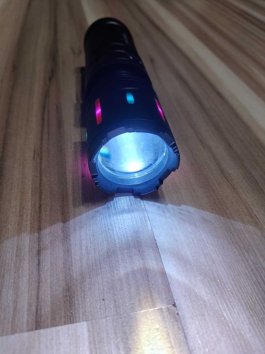 Mocna latarka taktyczna ZOOM LASER 6 trybów Ładowanie USB C (L1546)