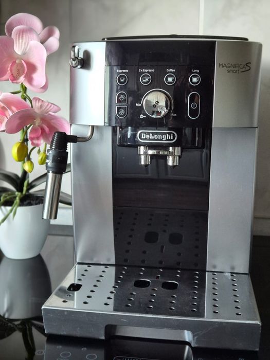 Ekspres De'Longhi Magnifica S Smart ECAM250.23.SB