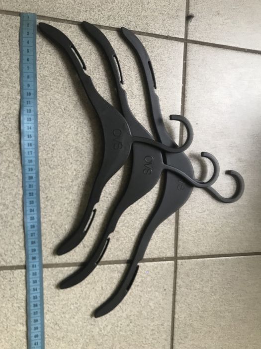 Тремпеля, вешалки, плечики