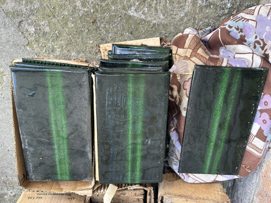 Продам новую зеленую стеклянную плитку