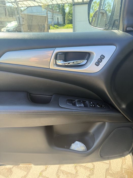 Продам Nissan pathfinber 2019
