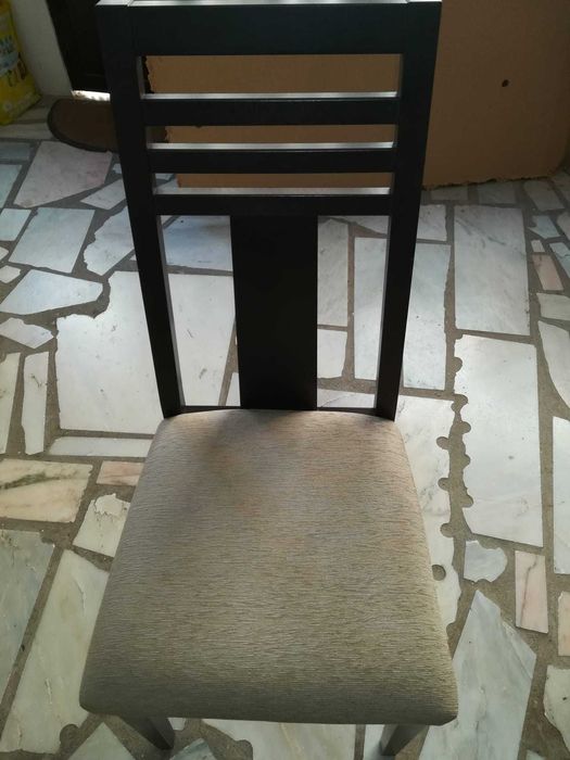 Mesa de Jantar e 4 Cadeiras