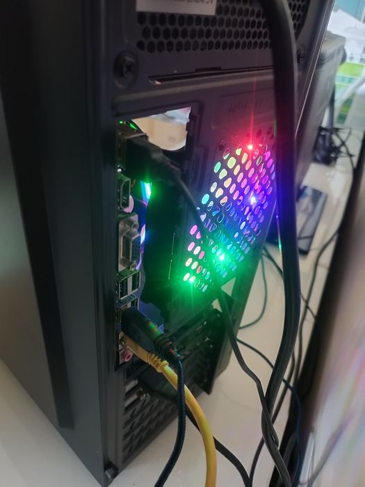 PC Completo — Monitor e Teclado Incluídos, Pronto a Usar