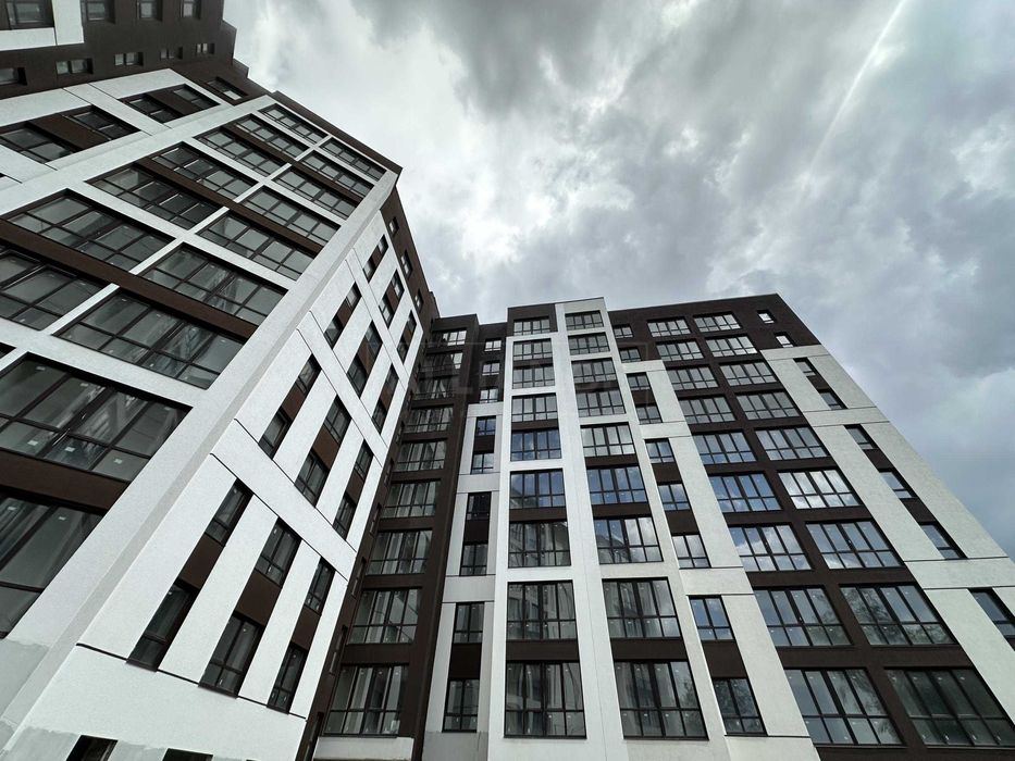 Продаж 2 кімнатної квартири БІЛЯ ОЗЕРА, ГАРНА ЦІНА, збудований будинок