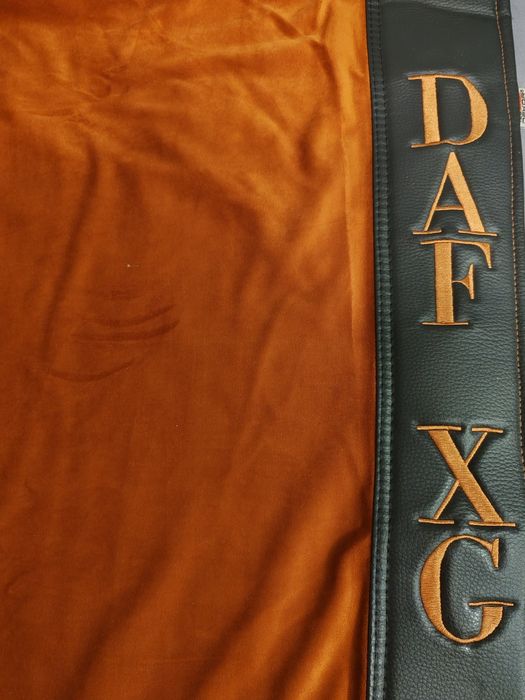 DAF XG - podłoga z haftem + zasłony i falbana, jak nowe