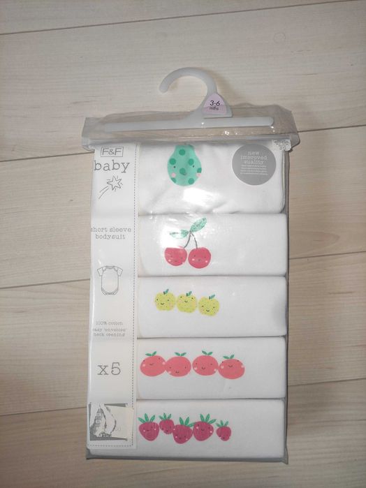 5x body z krótkim rękawem 3-6 m nowe