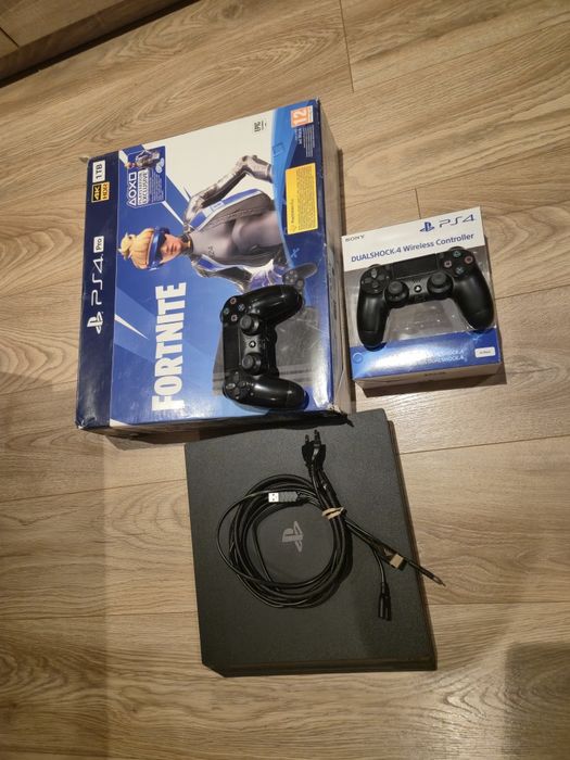 Konsola PS 4 Pro