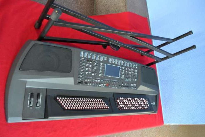 Ketron X8 Em Muito Bom Estado