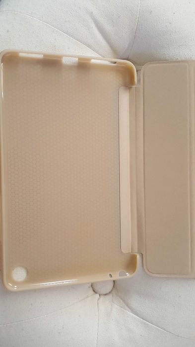 Złote etui do Ipad'a